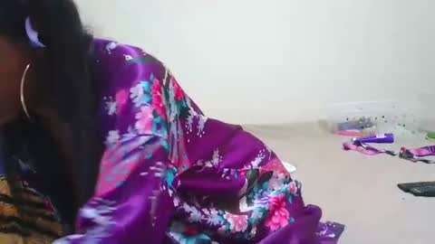 prettylondond online show from 07/28/26, 06:07