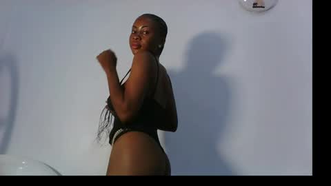 evelyn online show from 10/09/25, 02:20