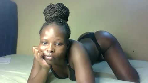 Snapshot of prettymelly_ chatting on 12/20/25, 12:40 Melly online show from 12/20/25, 12:40