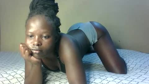 Snapshot of prettymelly_ chatting on 02/01/26, 12:31 Melly online show from 02/01/26, 12:31