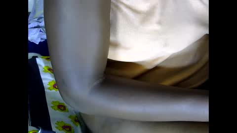 prettymish25 online show from 12/03/25, 05:48