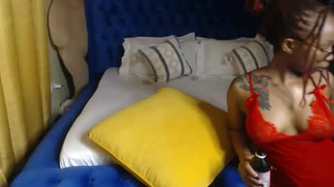 Snapshot of prettyquee chatting on 04/17/26, 09:56 sasha online show from 04/17/26, 09:56