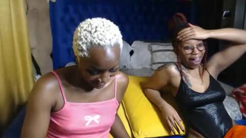 Snapshot of prettyquee chatting on 04/18/26, 11:58 sasha online show from 04/18/26, 11:58
