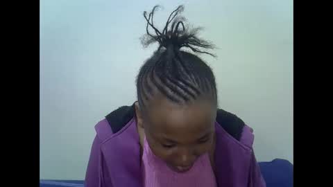 Snapshot of prettyqueenn1 chatting on 12/04/24, 09:35 sharon online show from 12/04/24, 09:35