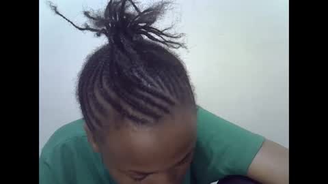 Snapshot of prettyqueenn1 chatting on 12/06/24, 06:50 sharon online show from 12/06/24, 06:50