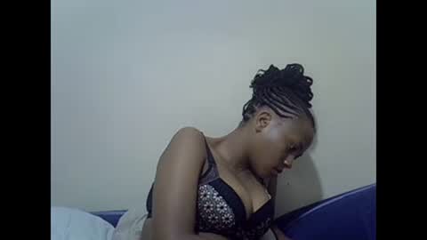 Snapshot of prettyqueenn1 chatting on 01/04/25, 12:27 sharon online show from 01/04/25, 12:27