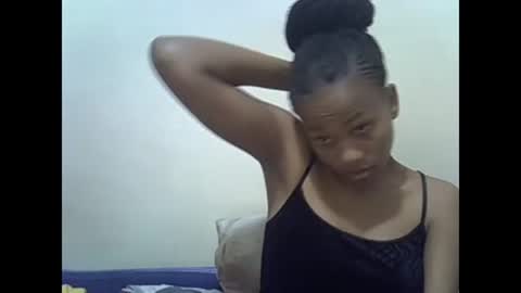 Snapshot of prettyqueenn1 chatting on 01/11/25, 11:56 sharon online show from 01/11/25, 11:56