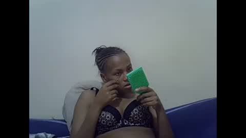 Snapshot of prettyqueenn1 chatting on 01/21/25, 05:30 sharon online show from 01/21/25, 05:30