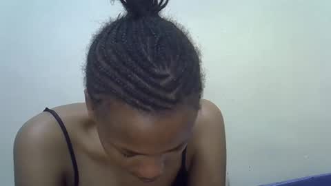 Snapshot of prettyqueenn1 chatting on 02/02/25, 04:15 sharon online show from 02/02/25, 04:15