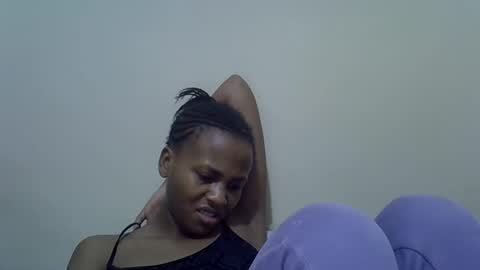 Snapshot of prettyqueenn1 chatting on 02/04/25, 03:22 sharon online show from 02/04/25, 03:22