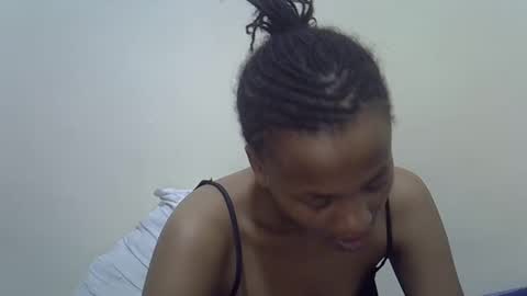 Snapshot of prettyqueenn1 chatting on 02/06/25, 12:43 sharon online show from 02/06/25, 12:43