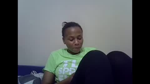 Snapshot of prettyqueenn1 chatting on 02/07/25, 10:20 sharon online show from 02/07/25, 10:20