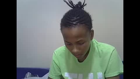 Snapshot of prettyqueenn1 chatting on 02/08/25, 02:15 sharon online show from 02/08/25, 02:15