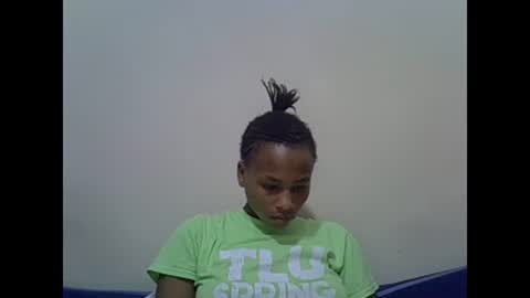 Snapshot of prettyqueenn1 chatting on 02/12/25, 04:33 sharon online show from 02/12/25, 04:33