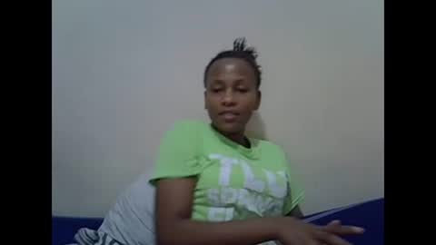 Snapshot of prettyqueenn1 chatting on 02/14/25, 11:21 sharon online show from 02/14/25, 11:21