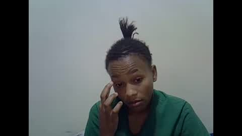 Snapshot of prettyqueenn1 chatting on 02/16/25, 06:43 sharon online show from 02/16/25, 06:43