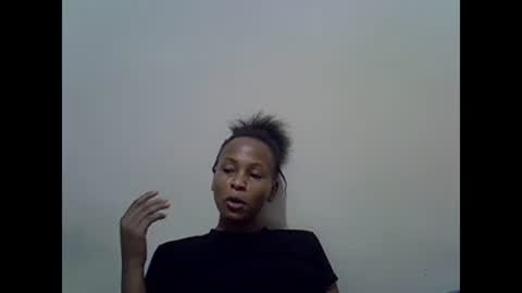 Snapshot of prettyqueenn1 chatting on 03/01/25, 10:31 sharon online show from 03/01/25, 10:31