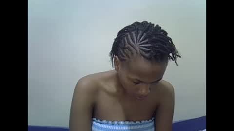 Snapshot of prettyqueenn1 chatting on 03/07/25, 02:01 sharon online show from 03/07/25, 02:01