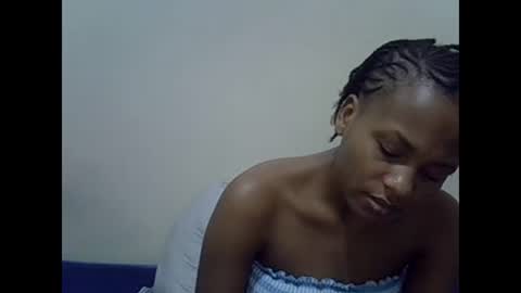 Snapshot of prettyqueenn1 chatting on 03/10/25, 02:39 sharon online show from 03/10/25, 02:39