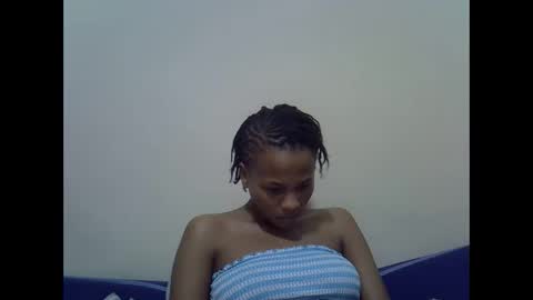 Snapshot of prettyqueenn1 chatting on 03/10/25, 07:07 sharon online show from 03/10/25, 07:07