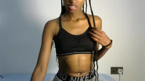 Snapshot of prettyquiny254 chatting on 10/19/25, 09:37 prettyquiny254 online show from 10/19/25, 09:37