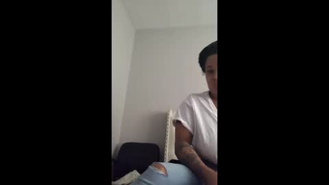 prettyred2026 online show from 05/02/26, 02:44