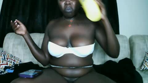 Snapshot of prettyreen chatting on 02/05/25, 03:09 prettyreen online show from 02/05/25, 03:09