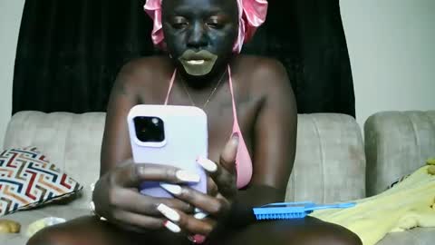 Snapshot of prettyreen chatting on 02/24/25, 09:00 prettyreen online show from 02/24/25, 09:00