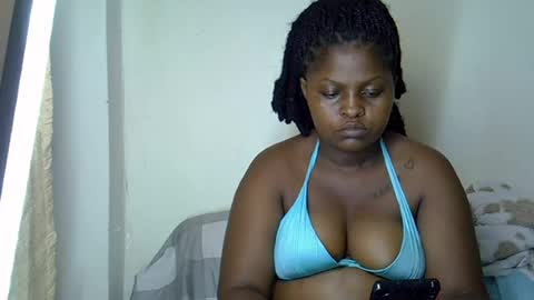 Snapshot of prettyriss chatting on 06/19/26, 05:50 prettyriss online show from 06/19/26, 05:50