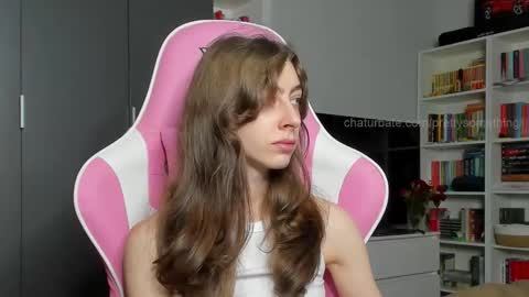 Sophie  next stream will be at Monday  i will wait you guys  online show from 10/31/25, 07:42