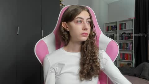 Sophie  next stream will be at Monday  i will wait you guys  online show from 04/09/26, 06:02