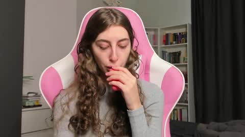 Sophie  next stream will be at Monday  i will wait you guys  online show from 06/01/26, 05:53