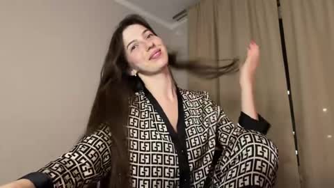 prettyyy_angel online show from 04/28/26, 07:08