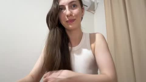 prettyyy_angel online show from 05/31/26, 06:42