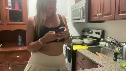 Snapshot of prettyyykittyyy22 chatting on 11/11/25, 02:22 prettyyykittyyy22 online show from 11/11/25, 02:22