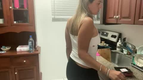 prettyyykittyyy22 online show from 02/11/26, 10:37