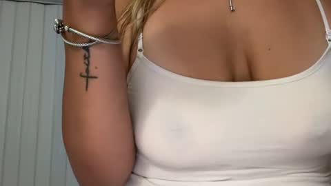 prettyyykittyyy22 online show from 04/28/26, 04:28