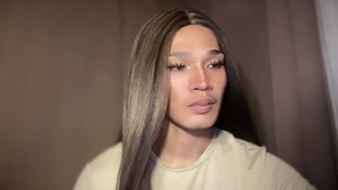 Snapshot of pricelessbeautyxxx chatting on 01/15/26, 01:05 TINA online show from 01/15/26, 01:05