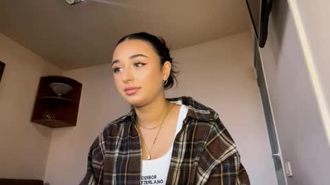 Snapshot of pricillalivsey chatting on 11/29/25, 12:08 Sofi online show from 11/29/25, 12:08