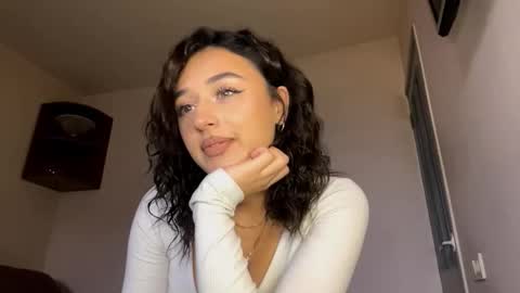 Snapshot of pricillalivsey chatting on 12/01/25, 12:21 Sofi online show from 12/01/25, 12:21