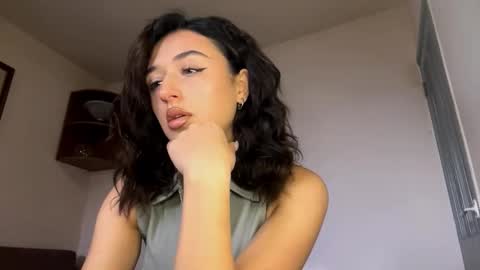 Snapshot of pricillalivsey chatting on 12/02/25, 10:42 Sofi online show from 12/02/25, 10:42