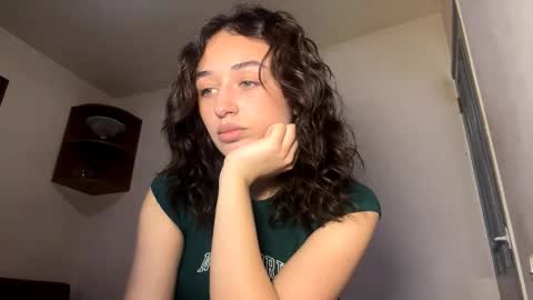 Snapshot of pricillalivsey chatting on 12/22/25, 12:46 Sofi online show from 12/22/25, 12:46