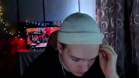 Snapshot of princ4real chatting on 02/11/25, 07:23 prince online show from 02/11/25, 07:23