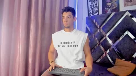 prince_arthur77 online show from 10/01/25, 01:39