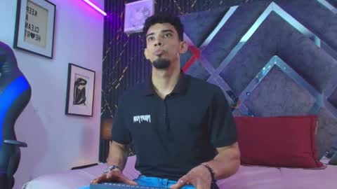 prince_arthur77 online show from 07/09/26, 01:48