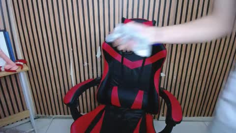 Snapshot of princes_henry chatting on 03/08/25, 06:37 princes_henry online show from 03/08/25, 06:37