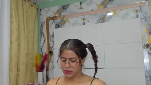 Snapshot of princesanddark chatting on 11/30/25, 03:49 PrincesANDdark online show from 11/30/25, 03:49