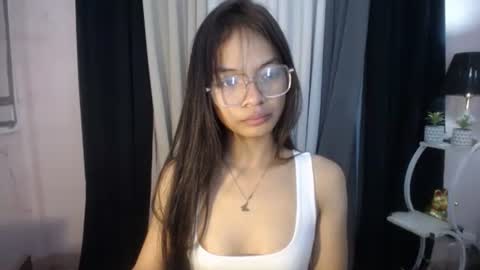 Snapshot of princess_luxe chatting on 02/25/26, 10:52 Cutie Princess online show from 02/25/26, 10:52