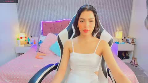 Snapshot of princess_skinny18 chatting on 06/20/26, 09:17 princess_skinny18 online show from 06/20/26, 09:17