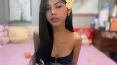 Snapshot of princess_stellaxx chatting on 12/21/25, 05:47 Estela online show from 12/21/25, 05:47
